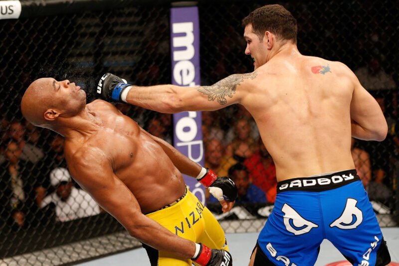 Tentu, mari kita bahas perbandingan MMA dan Boxing dalam artikel yang komprehensif dan mudah dipahami.