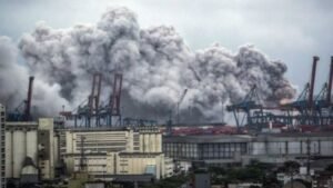 Tentu, mari kita bahas tuntas mengenai ledakan gas di rumah, sebuah isu yang penting untuk dipahami demi keselamatan kita bersama.