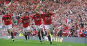 Tentu, mari kita susun artikel tentang derby seru dengan gaya yang Anda inginkan.