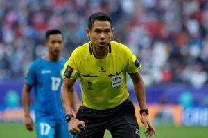 Wasit: Pahlawan atau Penjahat di Lapangan Hijau? Menelusuri Kontroversi dalam Dunia Perwasitan