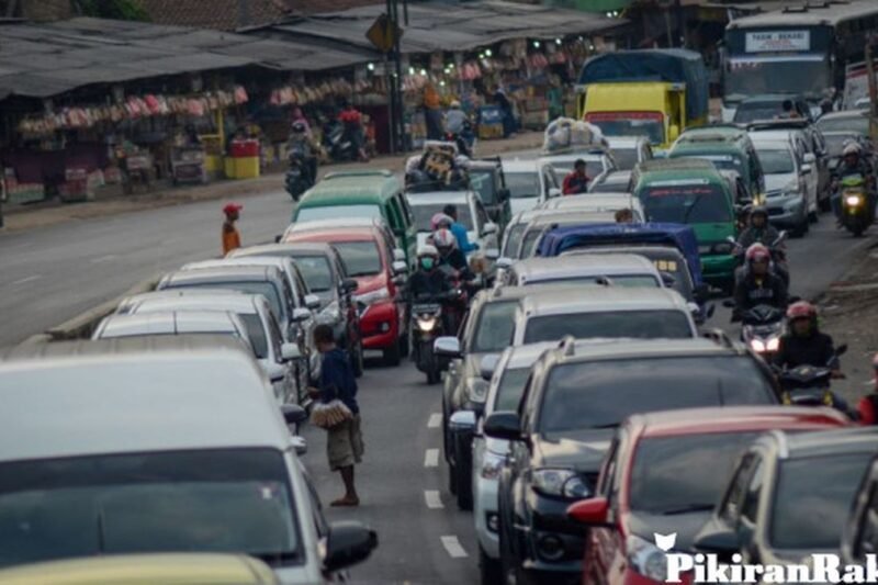 Arus Mudik Lebaran 2024: Antara Harapan Bertemu Keluarga dan Kenyataan Macet yang Menguji Kesabaran