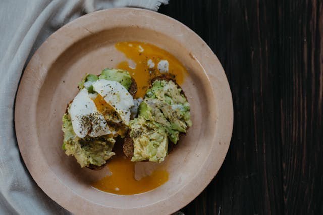 Tentu, mari kita bahas kesalahan diet yang sering terjadi saat latihan fitness.