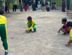 Baiklah, mari kita susun artikel informatif tentang pelestarian olahraga tradisional.