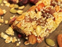 Tentu, mari kita susun artikel informatif tentang makanan yang sebaiknya dihindari sebelum berolahraga.